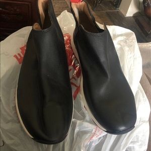 Vionic slip on Cece size 8